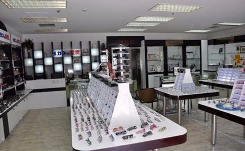 开眼镜店:寻找光明与梦想的交汇点