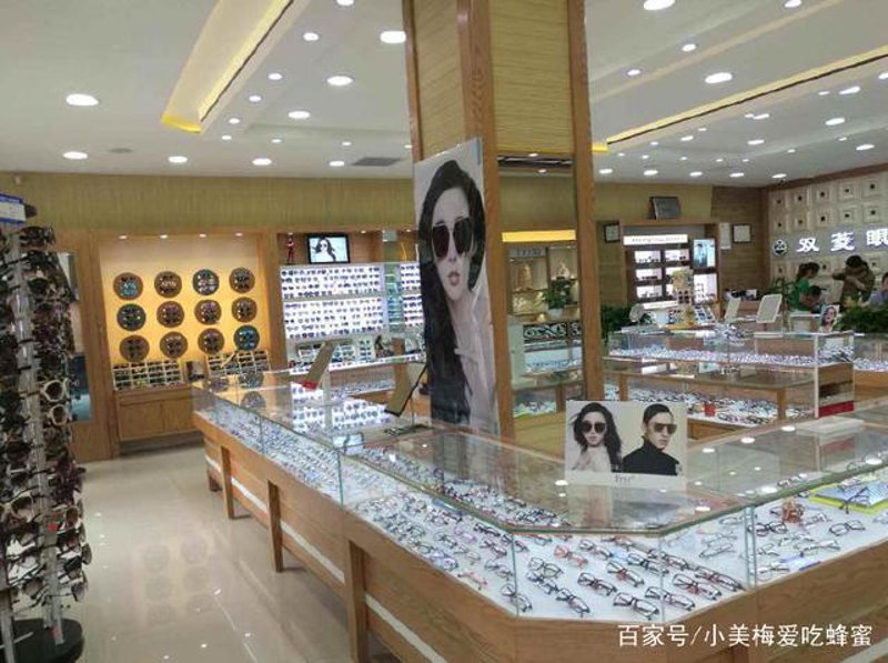 眼镜连锁加盟行业动态:精准对接未来市场
